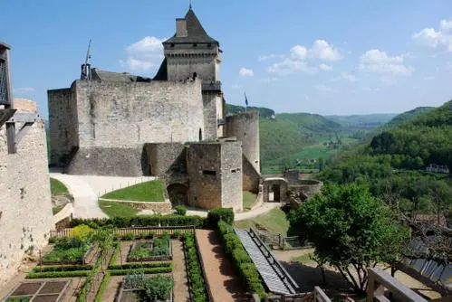 Château de Castelnaud en vallée de la Dordogne